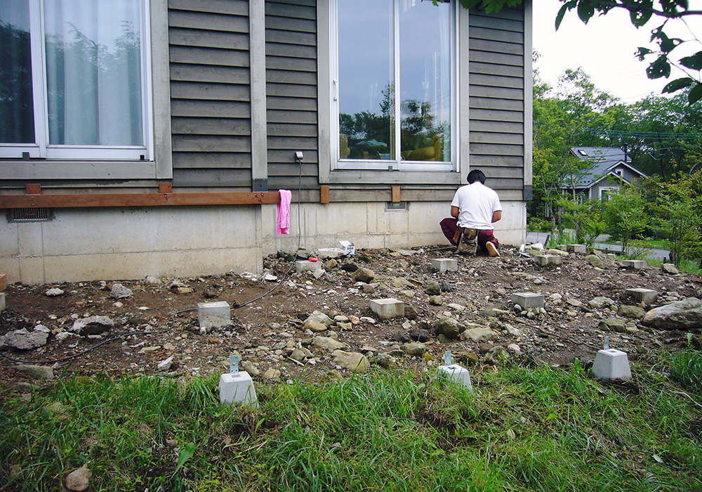 栃木県那須の別荘ウッドデッキ土台（施工前）