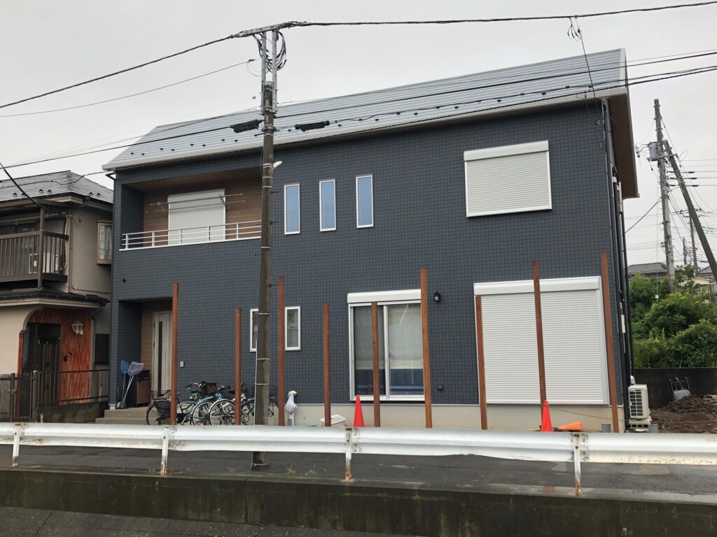 東京都東村山市のウッドデッキ施工前の建物全体の様子